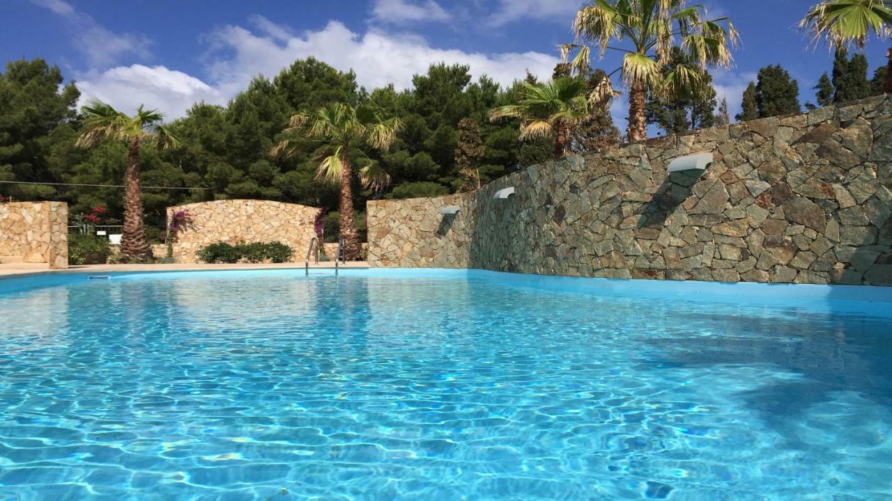 Residence Elegance Ville Ed Appartamenti A Porto Pino Εξωτερικό φωτογραφία