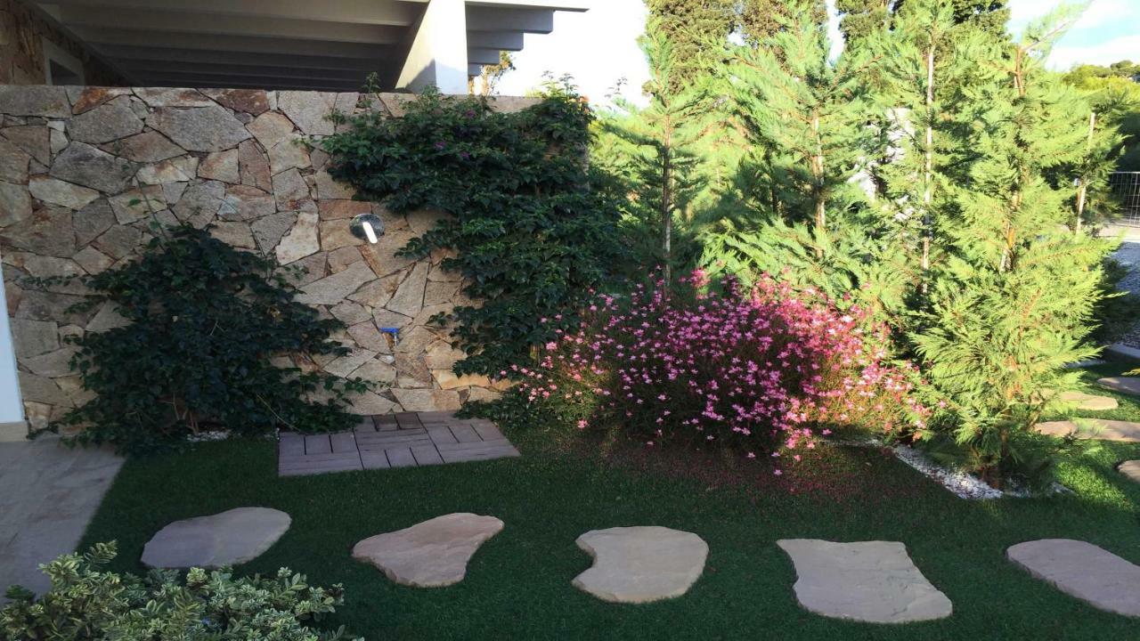Residence Elegance Ville Ed Appartamenti A Porto Pino Εξωτερικό φωτογραφία