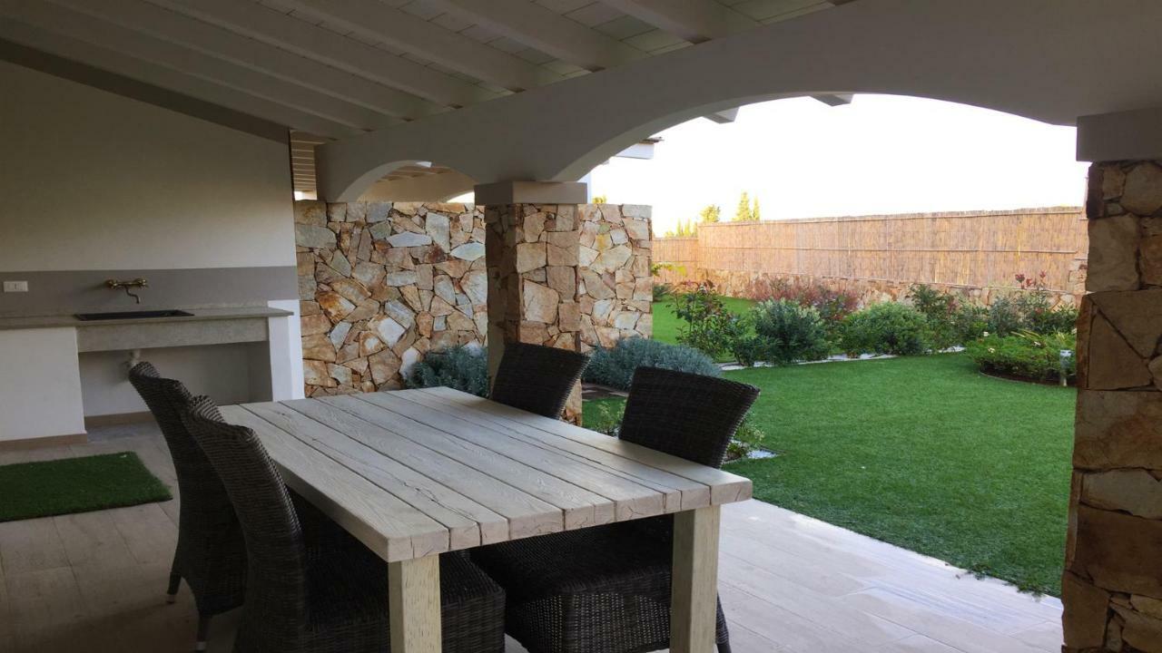 Residence Elegance Ville Ed Appartamenti A Porto Pino Εξωτερικό φωτογραφία